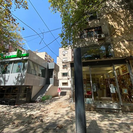 Central Welcoming Apartment In Тирана Екстериор снимка
