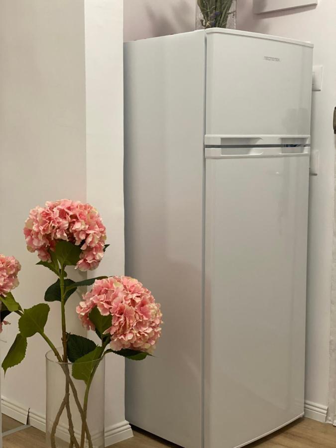 Central Welcoming Apartment In Тирана Екстериор снимка