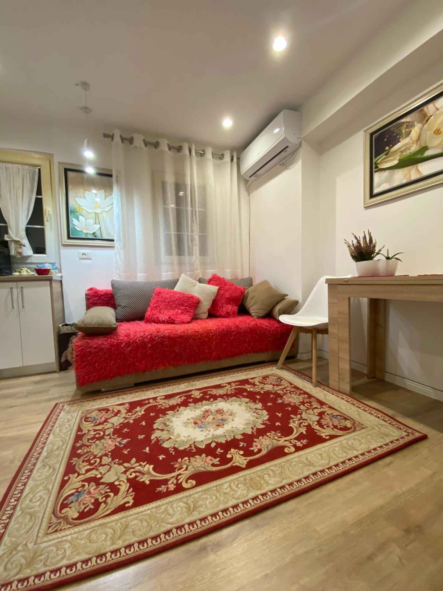 Central Welcoming Apartment In Тирана Екстериор снимка