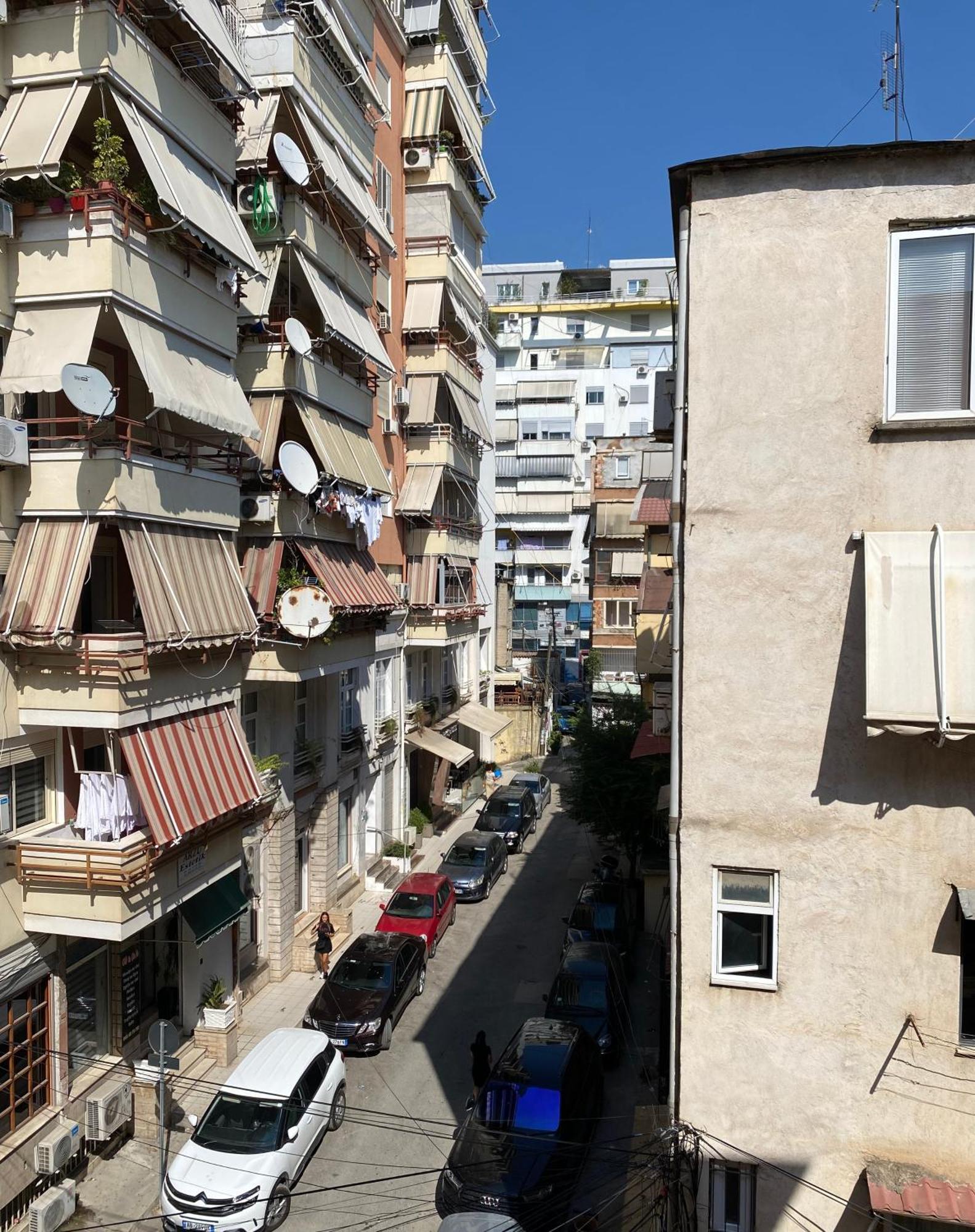 Central Welcoming Apartment In Тирана Екстериор снимка